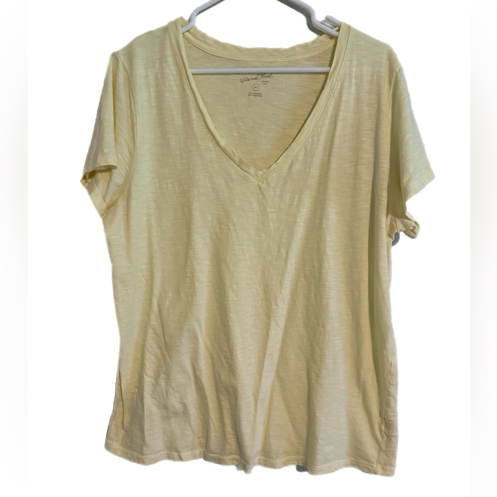 Universal Thread Light Yellow V-Neck Tee